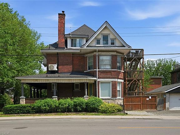 3rd image of 147 Emerald St S