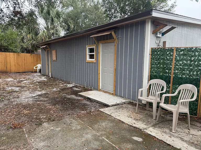 Meadowbreeze Dr — Photo 12