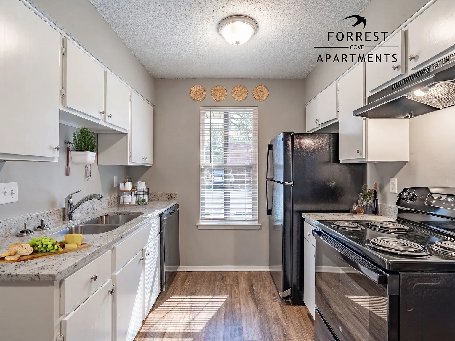 Forrest Cove Apartments — Photo 2