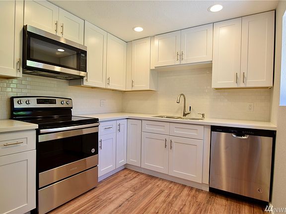 4th image of 23401 Hedlund Ave