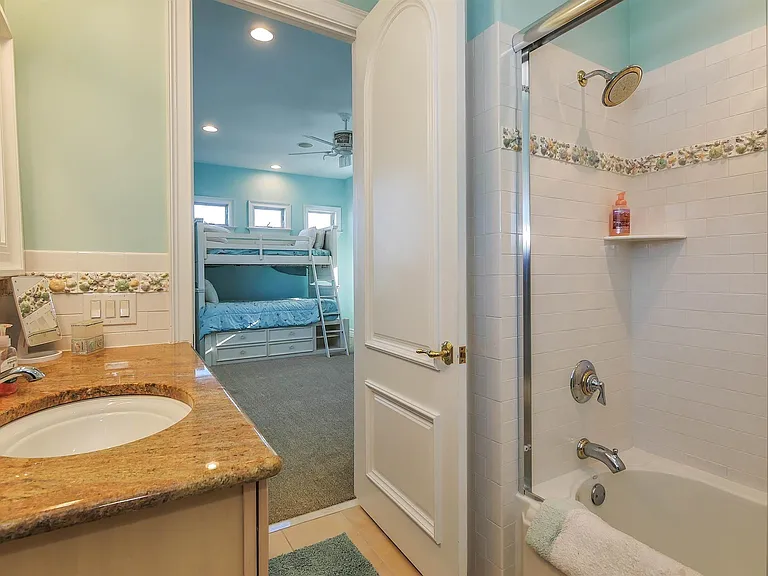 530 W Shore Dr — Photo 35