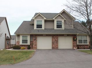 865 Whisperwood Trl, Fenton, MI 48430