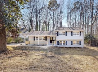 1024 Tanglewood Dr, Cary, NC 27511