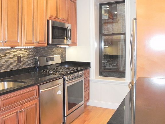 2nd image of 302 W 79th St APT 3C