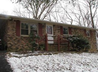 122 Rockwood Dr, Jonesborough, TN 37659