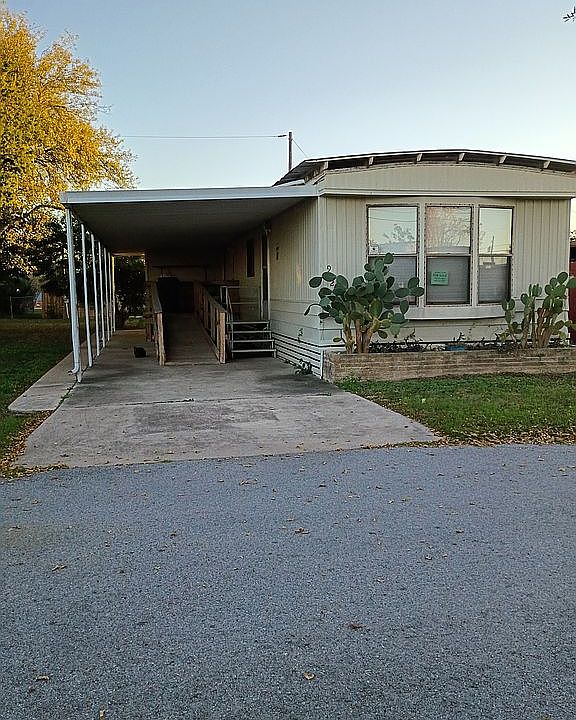 1st image of 912 Temple