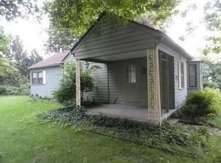 2215 Royce Ave, Kalamazoo, MI 49001