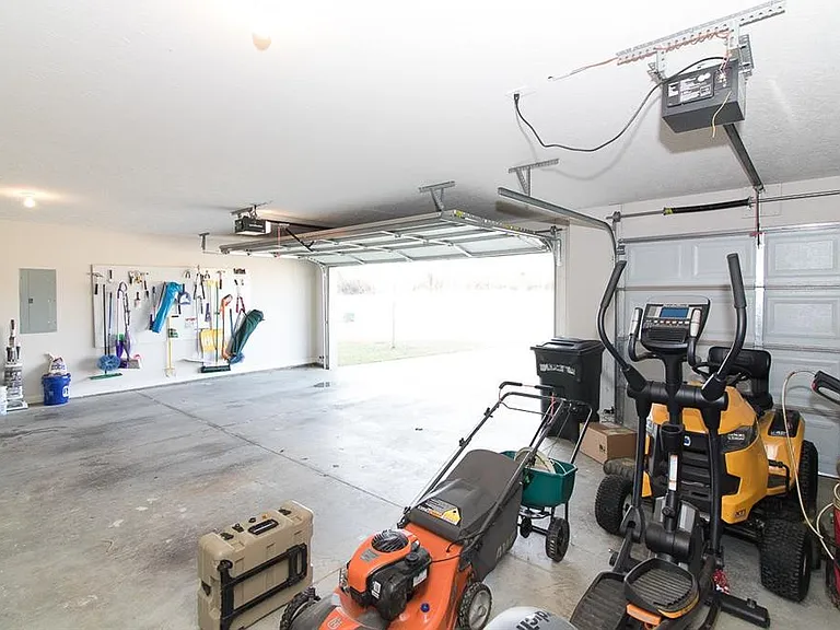142 Shirley Blvd — Photo 34