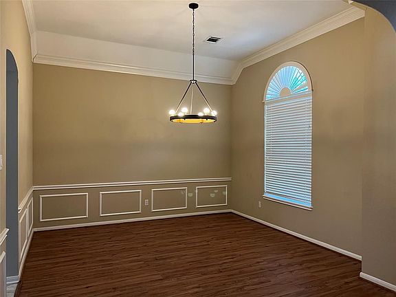 5th image of 1218 Willow Brook Ct