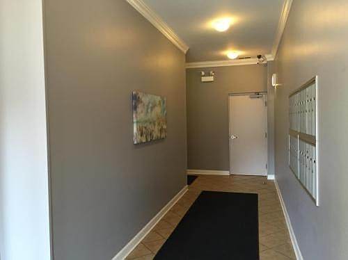2nd image of 2040 W Belmont Ave APT 207