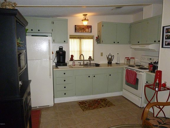 3rd image of 9573 SE 165th Ln