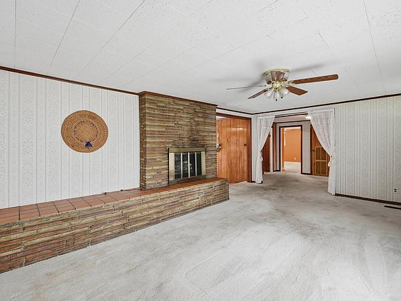 3rd image of 1130 McDonald Dr