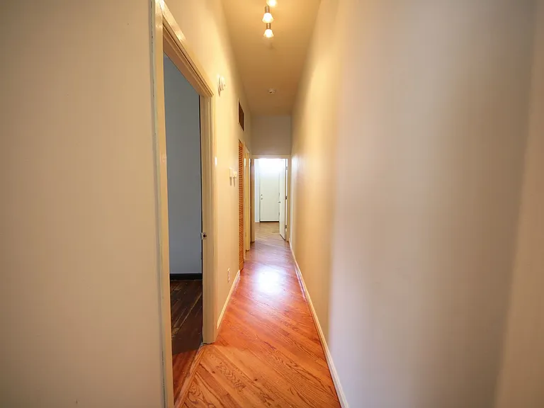 2325 1/2 Hickory St #B — Photo 11