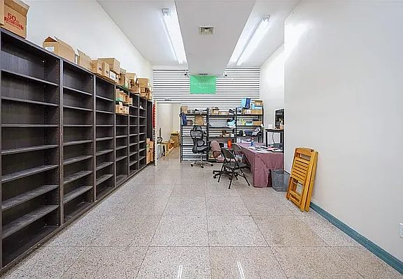 4th image of 462 52nd St APT C1