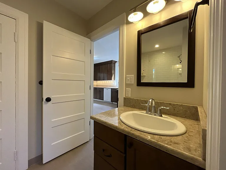2850 NE Davis St — Photo 30