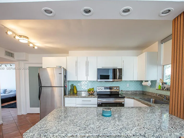 1801 S Treasure Dr #321 — Photo 35