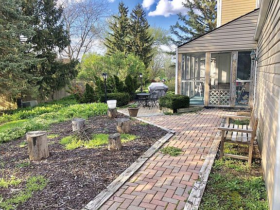 5th image of 649 Joanne Ln