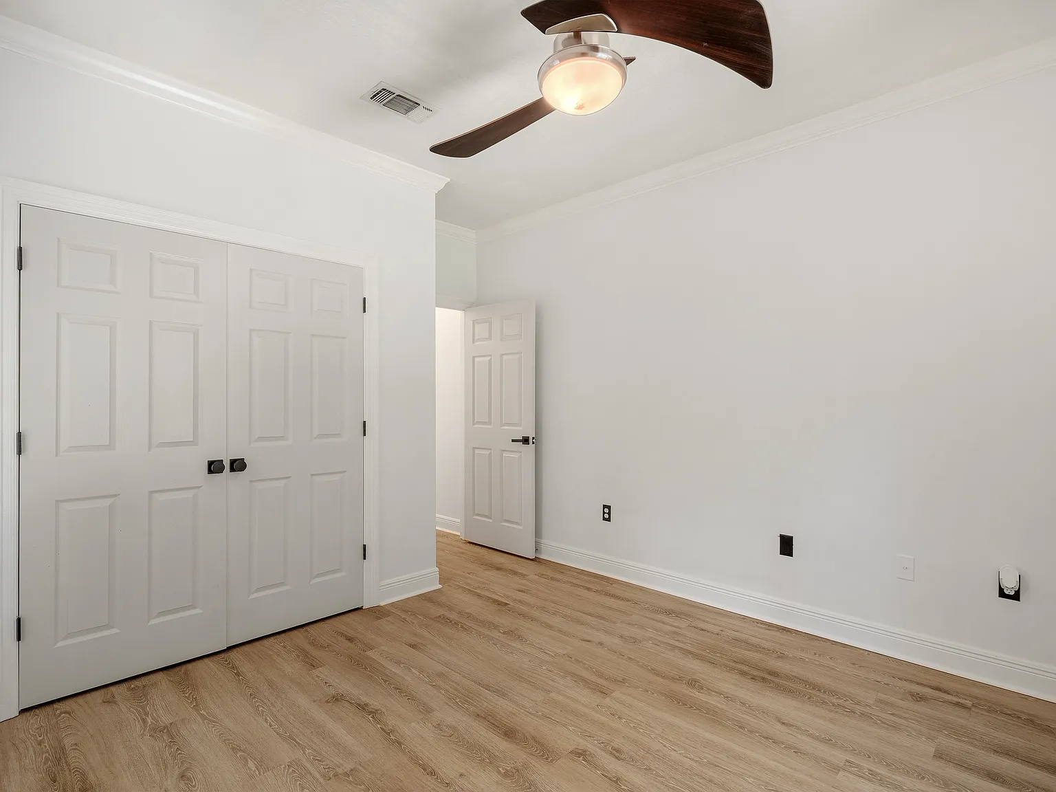 4 bed, 2316 sqft, $2,300 — Photo 3