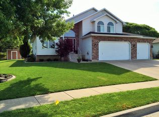 868 Meadow Lark Dr, Kaysville, UT 84037