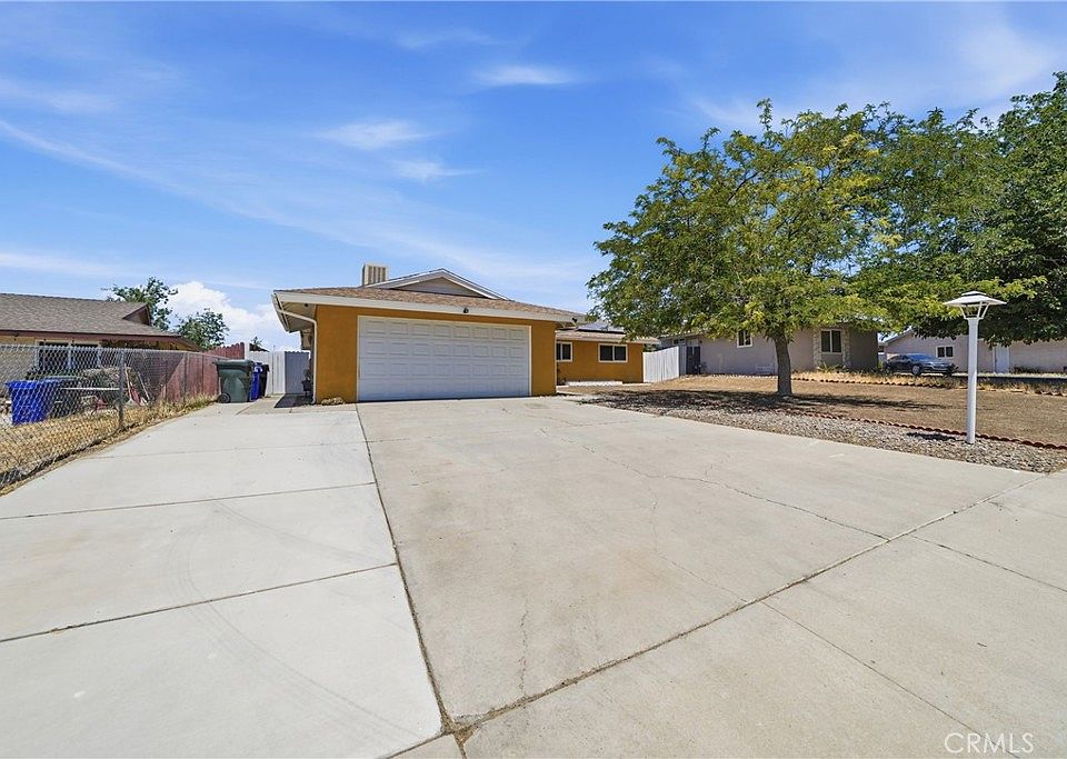 1st image of 15988 Arroyo Dr