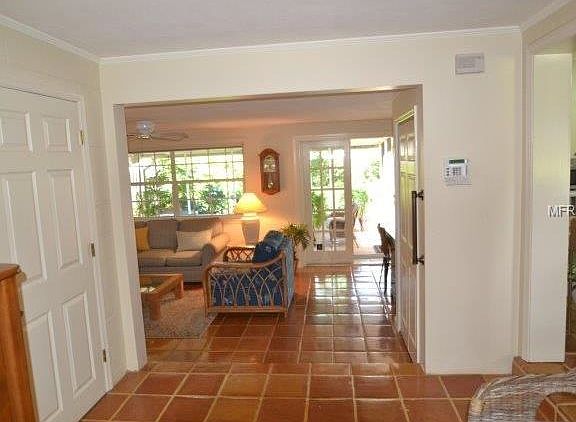 3rd image of 3009 Helen Ave
