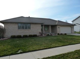 822 Burla Dr, Morris, IL