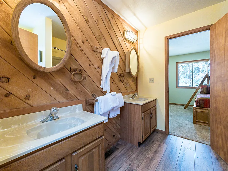 7995 Forest Glen Dr — Photo 14