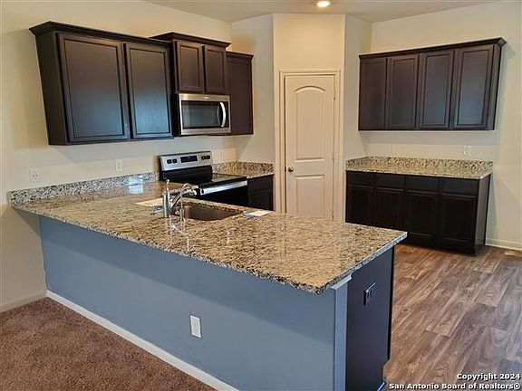 5th image of 10923 CHATHAM CT