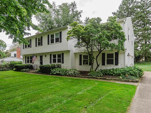 3rd image of 3907 Autumn Dr