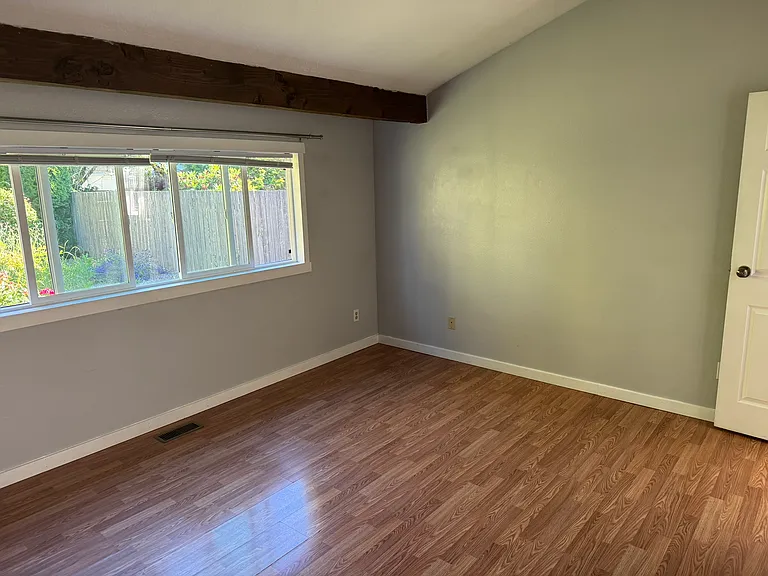 4218 NE Meadow Ln — Photo 12