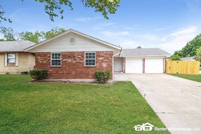 1st image of 661 NW 15th St
