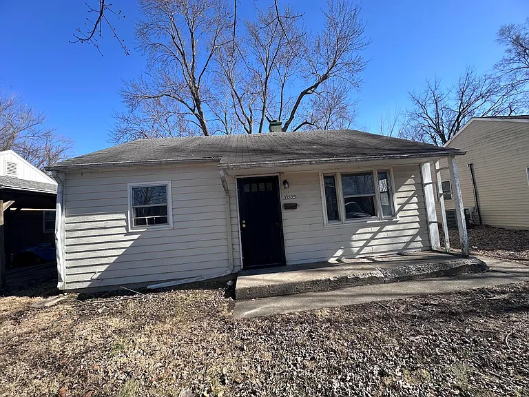 1005 Giddings St — Photo 1