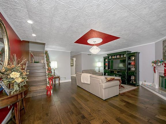 2nd image of 15916 Archwood Ln #1014