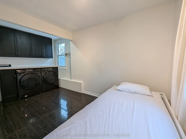 4 Albert St — Photo 22