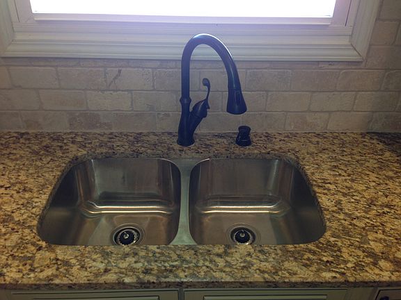 Undermount sink and granite