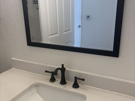 5th image of 10920 Moorpark St APT 4
