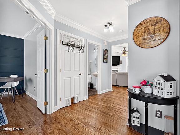 4th image of 810 Abingdon Cir