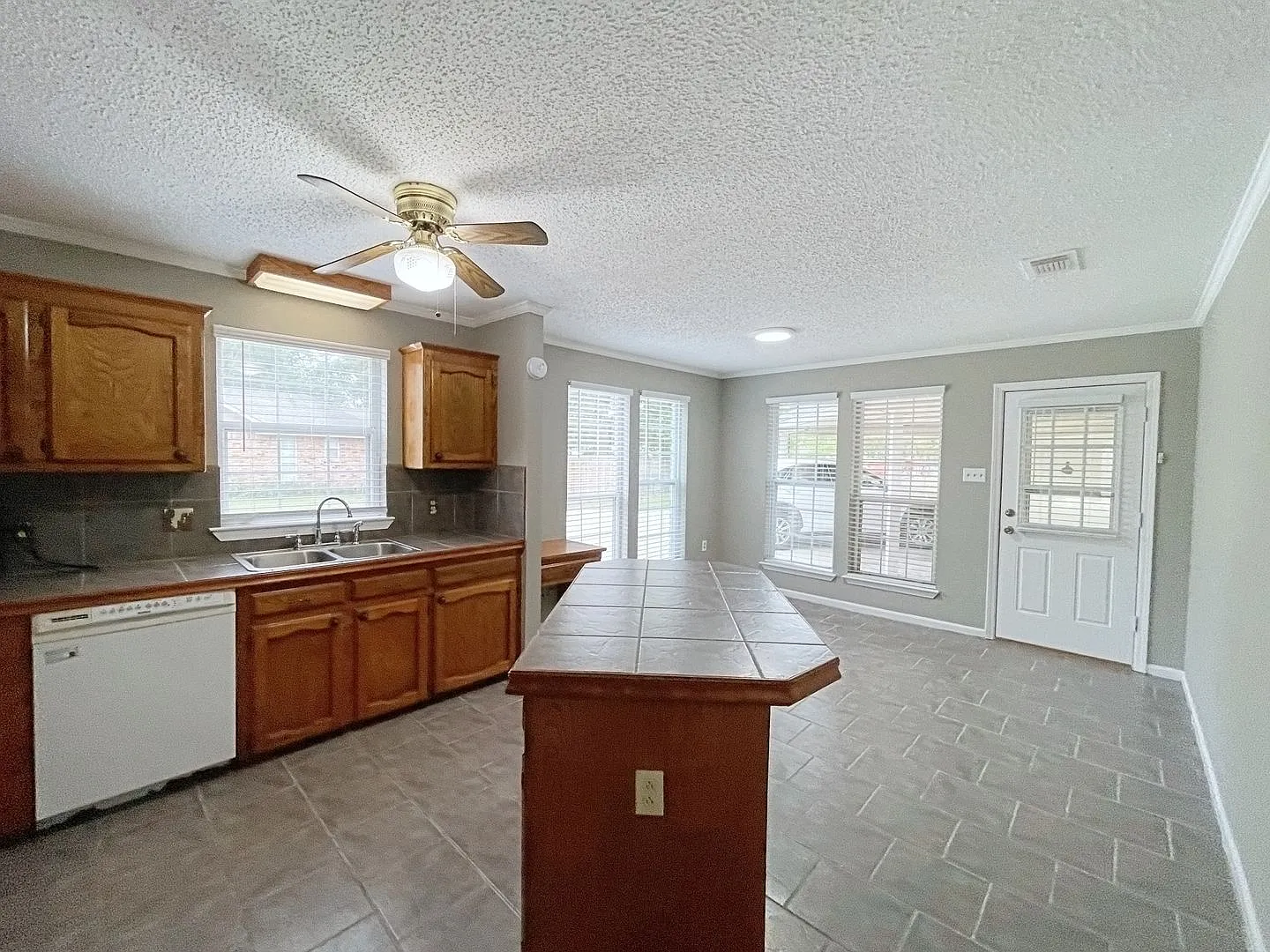 3 Bedroom House in Ascension Parish — Photo 4
