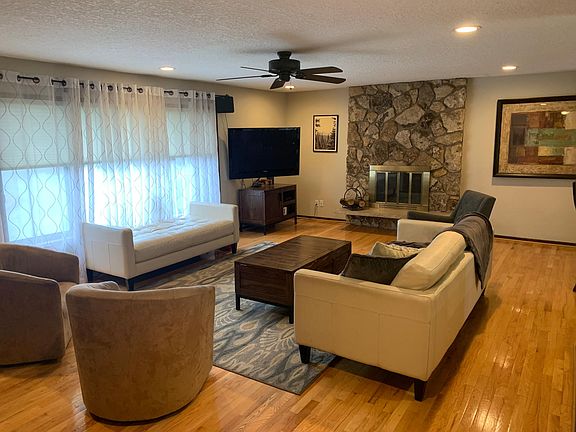 Main level living room