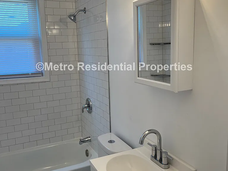 1014 Nelson St — Photo 14