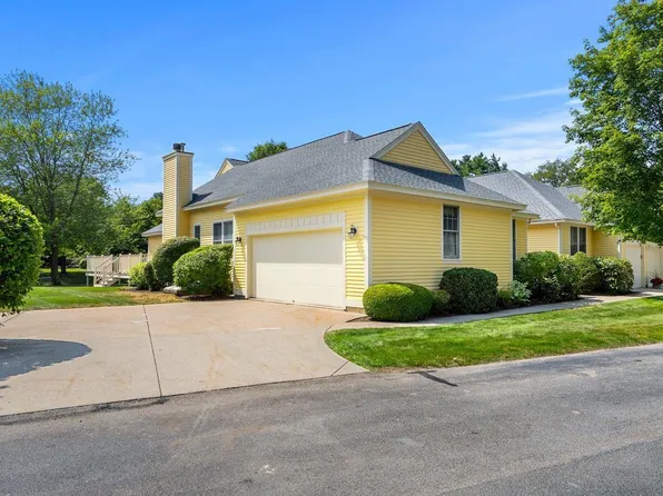 3 Gleneagle Drive, Bedford, NH 03110