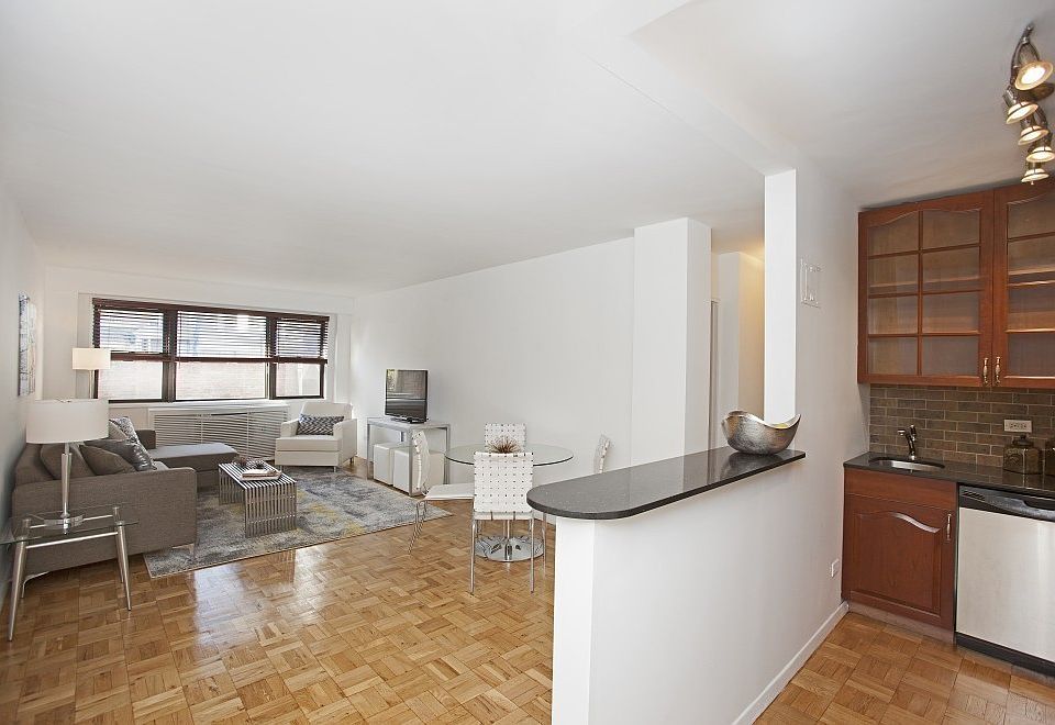 1st image of 320 E 54th St APT 8B