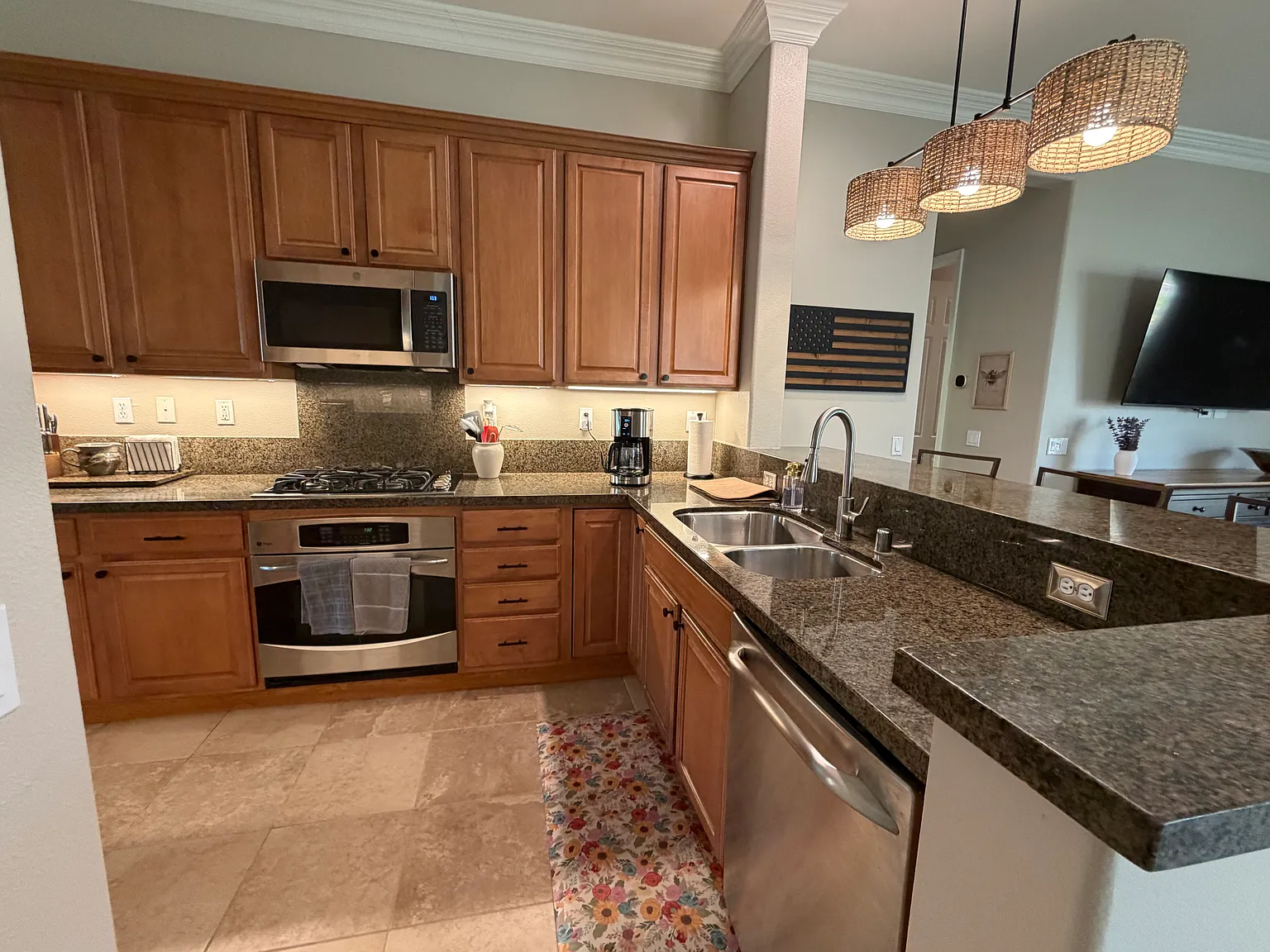 2 bed, 1432 sqft, $3,750 — Photo 2
