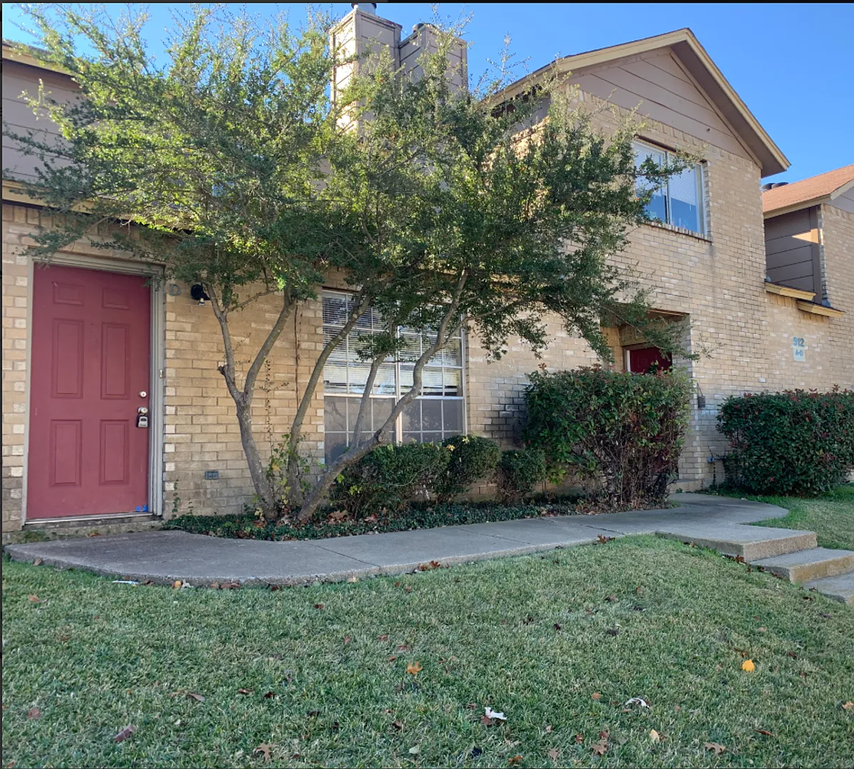 512 Rita Lane — Photo 1