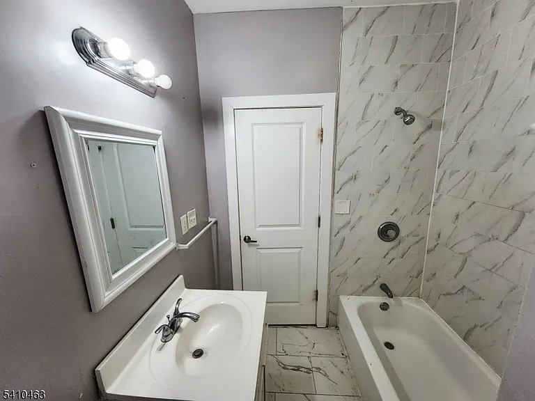 146 Hollywood Ave — Photo 13