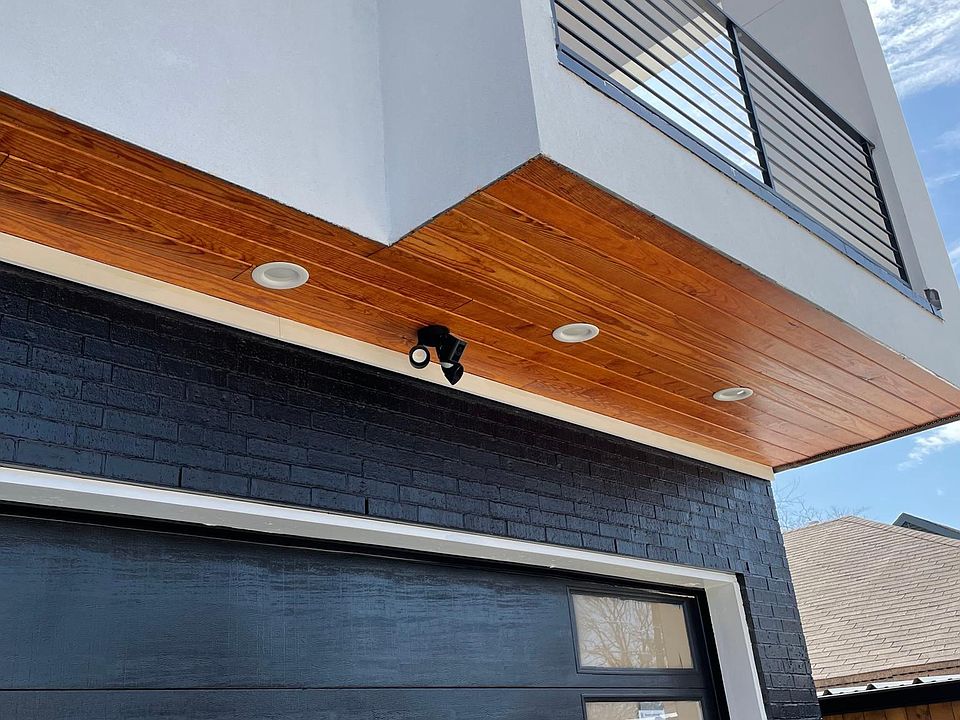 FRONT VIEW WITH BALCONY VIEW