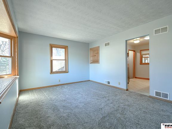 5th image of 5401 Gladstone St