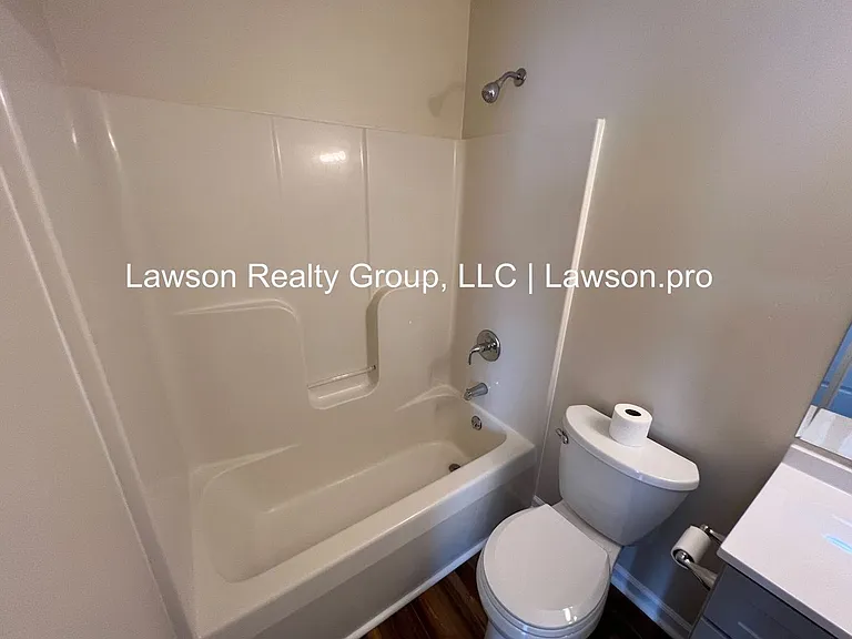7th St 306-8 — Photo 12