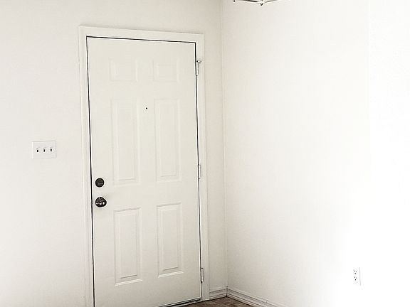 3rd image of 7160 Bougainvillea St