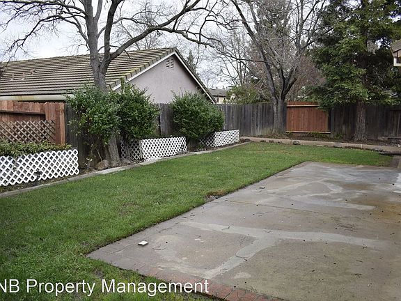 3rd image of 1326 Longfellow Cir